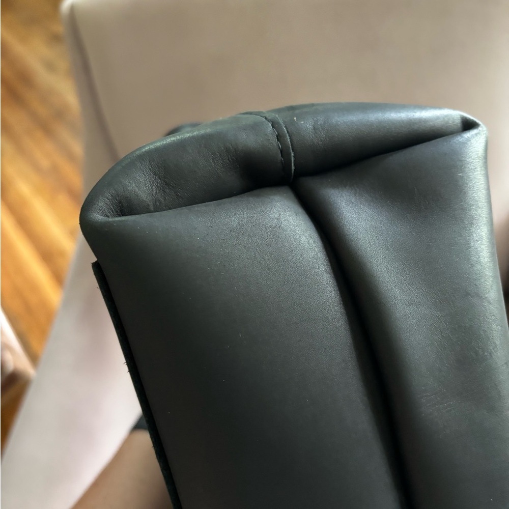 Portland Leather Black Tote Bag - Picture 3 of 7